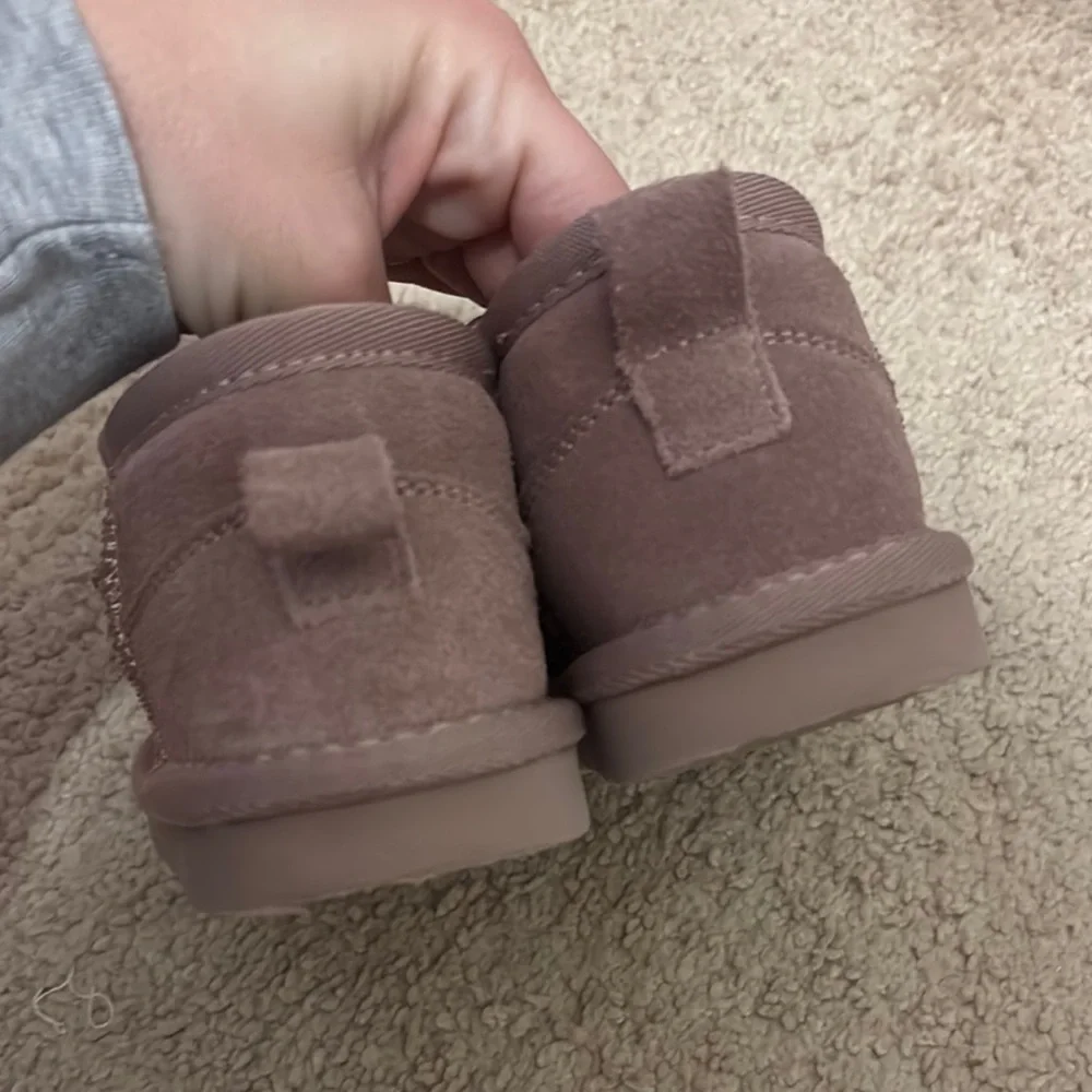 chic Mauve Faux-Shearling Kids Booties